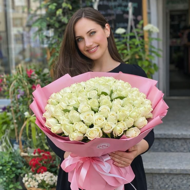 101 біла троянда – доставка квітів у Київ